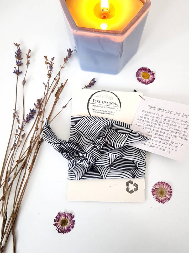 Foulard Illusion per la vendita all'ingrosso da parte di Ilke Usluca Design