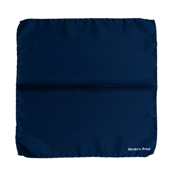 Mouchoir en soie roulé à la main Chiccheria pour la vente par So Milano