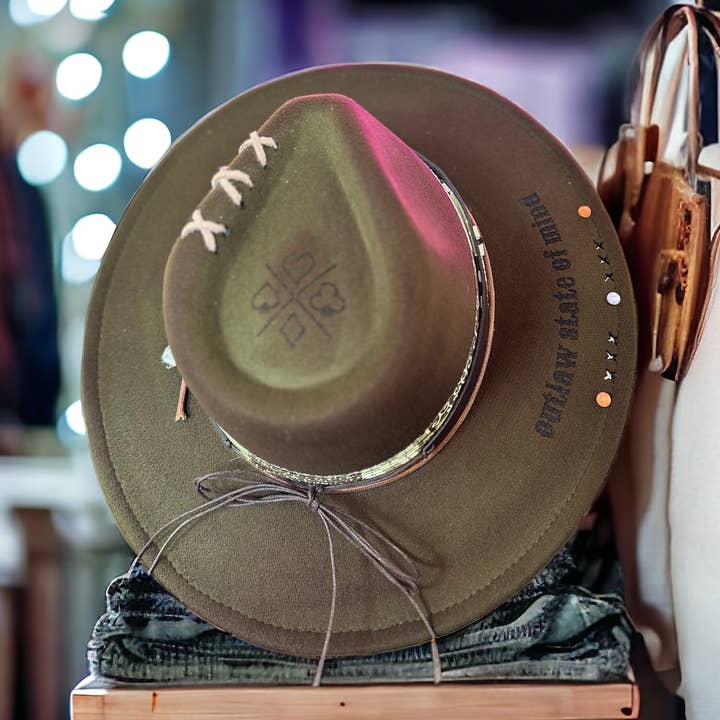 Chapeau Outlaw brûlé | Chapeau Western | Chapeau de cowboy pour la vente par Wild Indigo