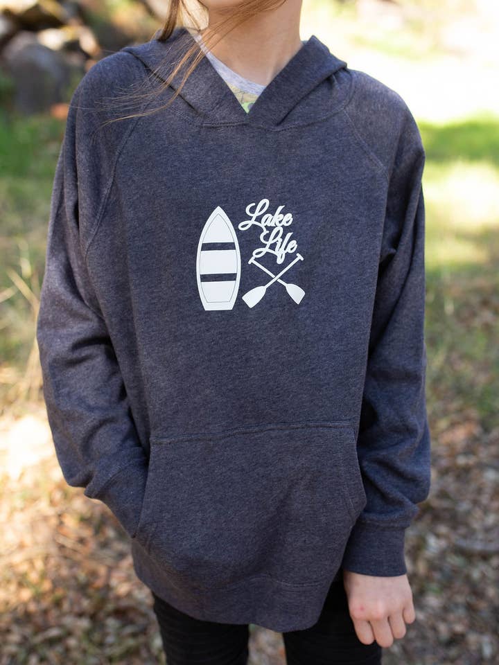 Felpa Heather Navy con cappuccio White Lake Life per la vendita all'ingrosso da parte di Outdoorable Apparel