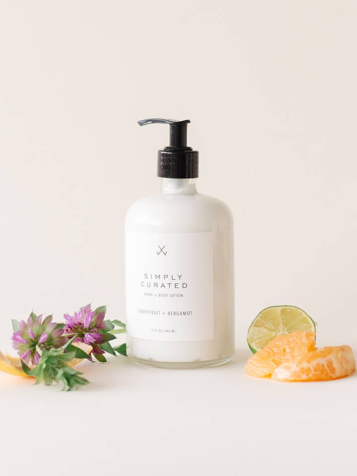 Grapefruit + Bergamotte Hand+ Körperlotion für den Großhandel von Simply Curated