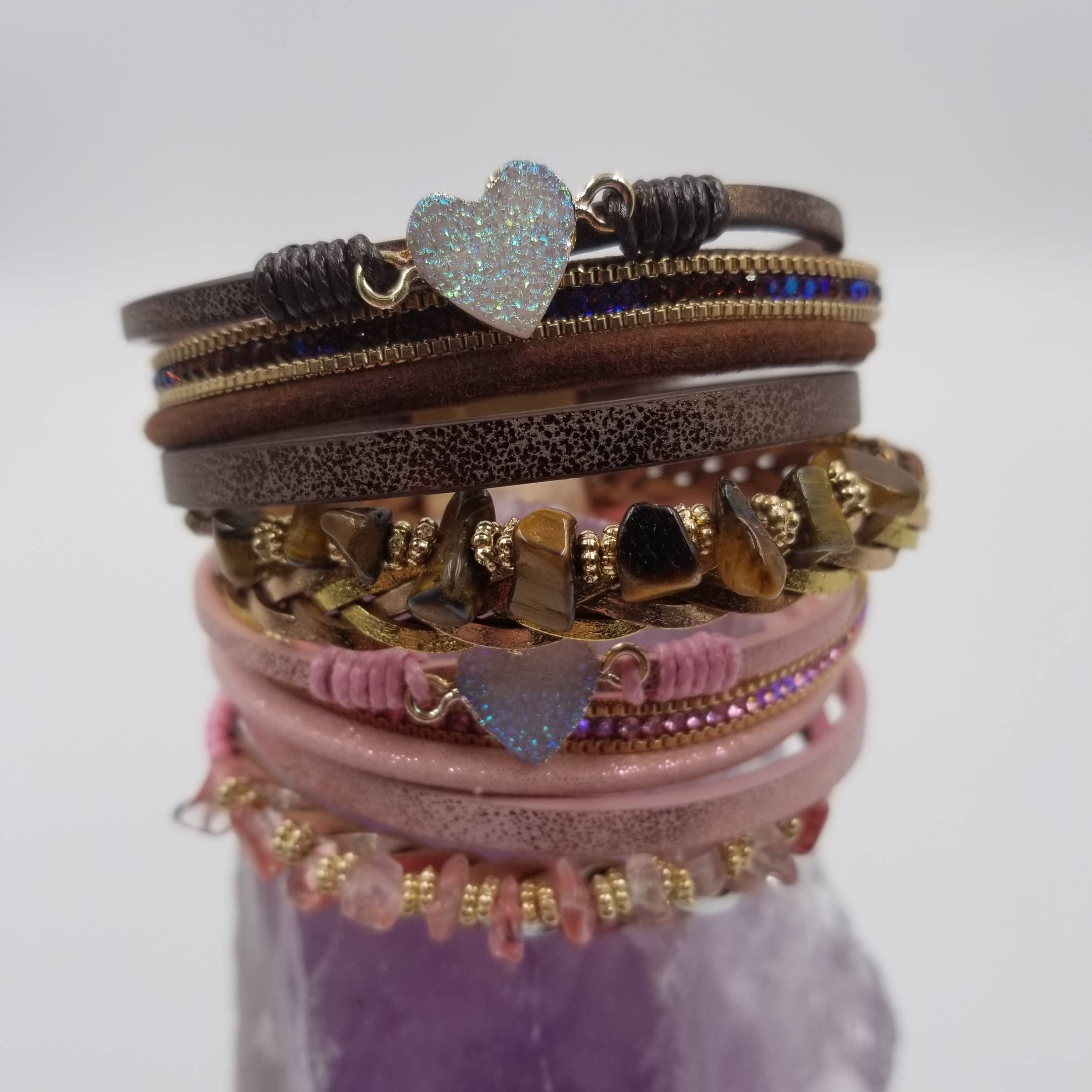 magnolia jewelry - Vente Bracelets à breloques/pendentifs - Bracelet magnétique en forme de cœur en pierre naturelle3