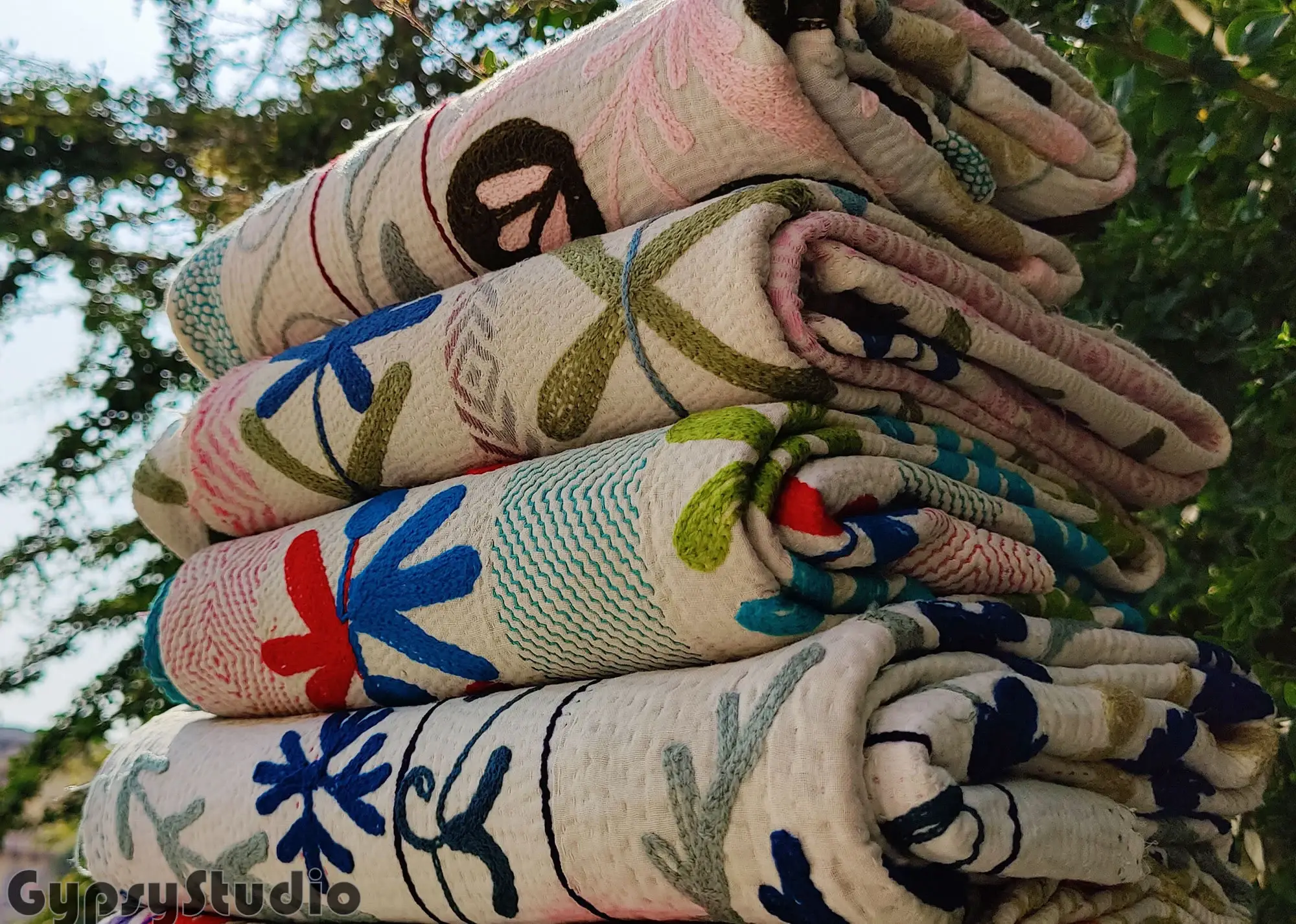 Bhawana Handicrafts - Wholesale Quilt - 5 Piece Lot, White Suzani Bed Spread Tapestry Colorful Quilt3