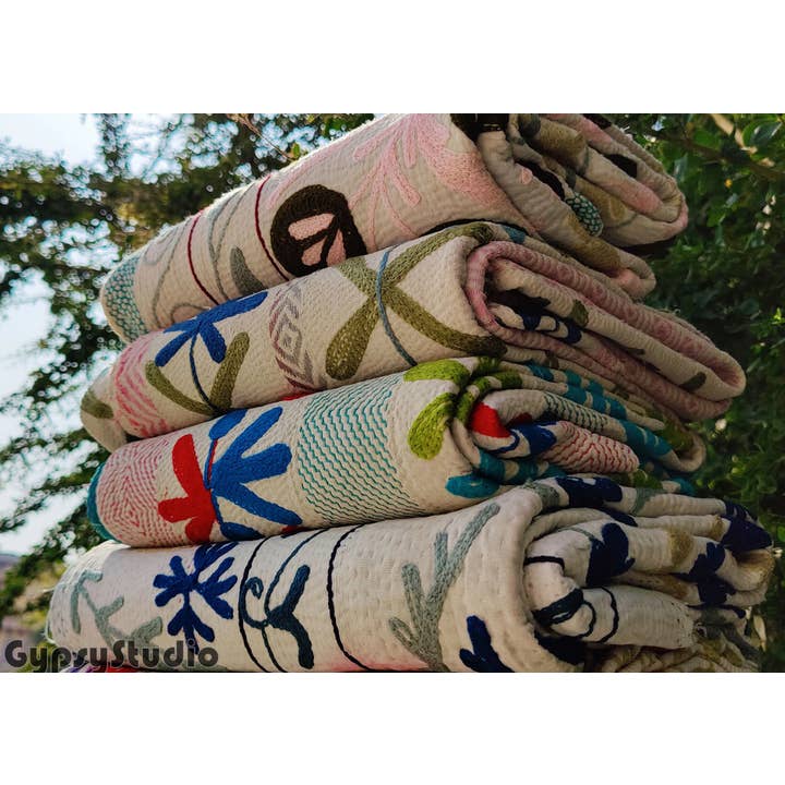 Bhawana Handicrafts - Wholesale Quilt - 5 Piece Lot, White Suzani Bed Spread Tapestry Colorful Quilt3