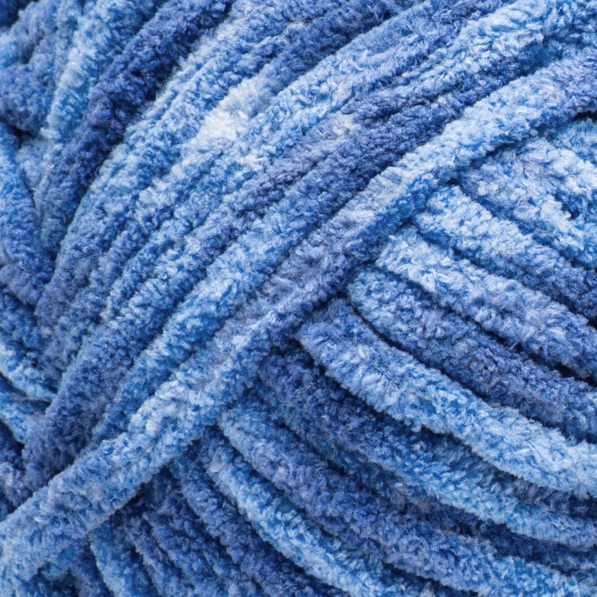Creative World of Crafts – wholesale Yarn – Bernat Blanket Mist-Ical Yarn (300g/10.5oz)4