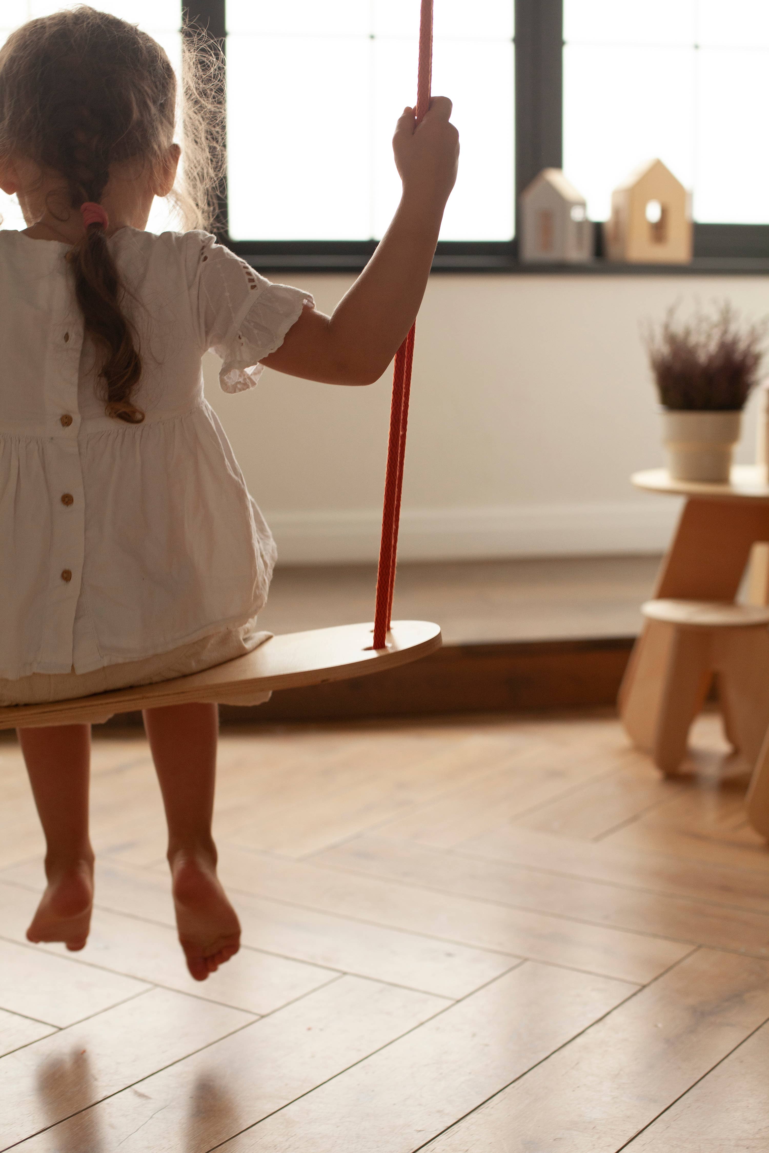 Babai – Großhandel Holzspielzeug – Kinder – Babai Kinder-Holzschaukel mit Baumwollseil20