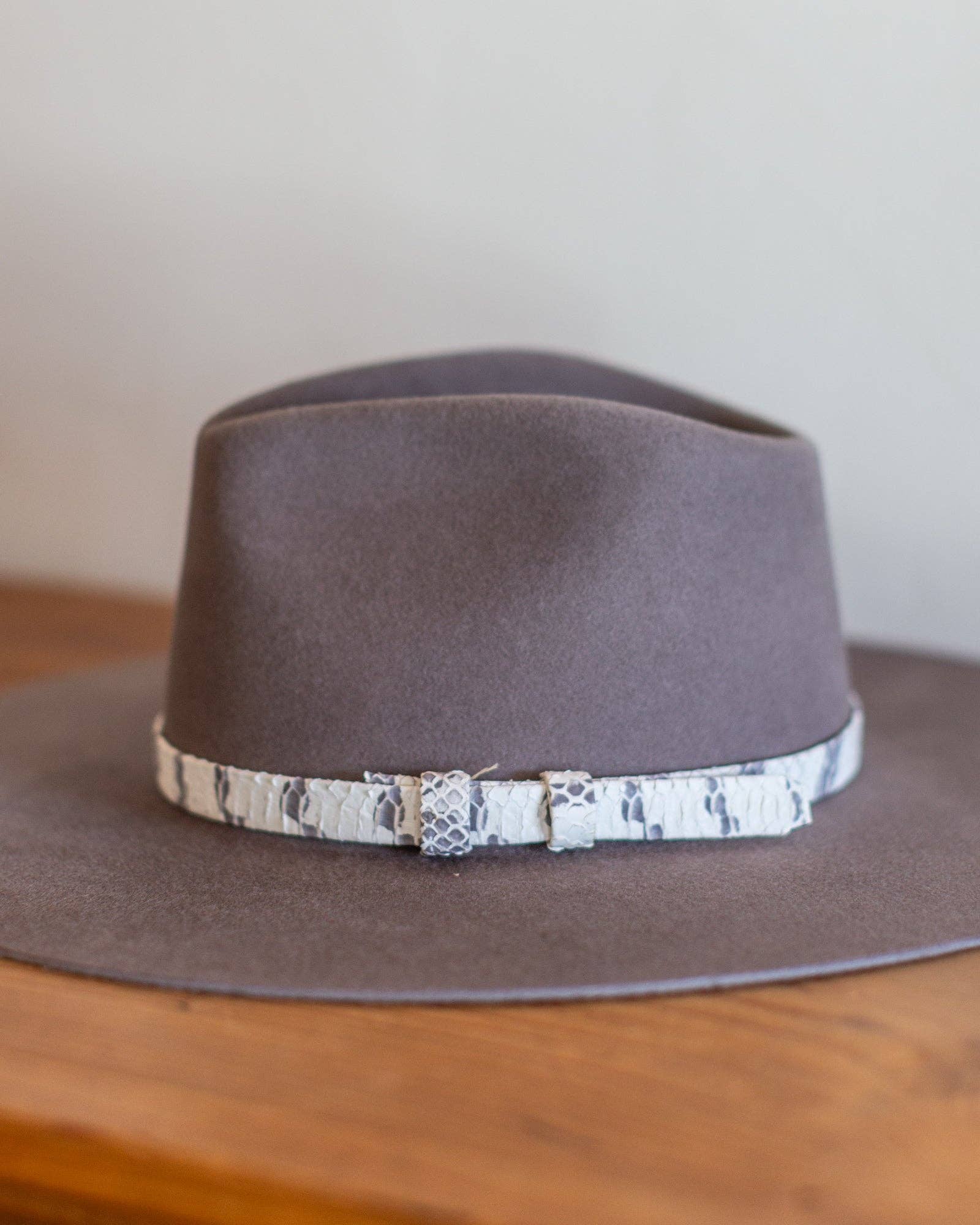 Crossbow Leather – Großhandel Hutzubehör – Damen – WASSERSCHLANGEN-HUTBAND11