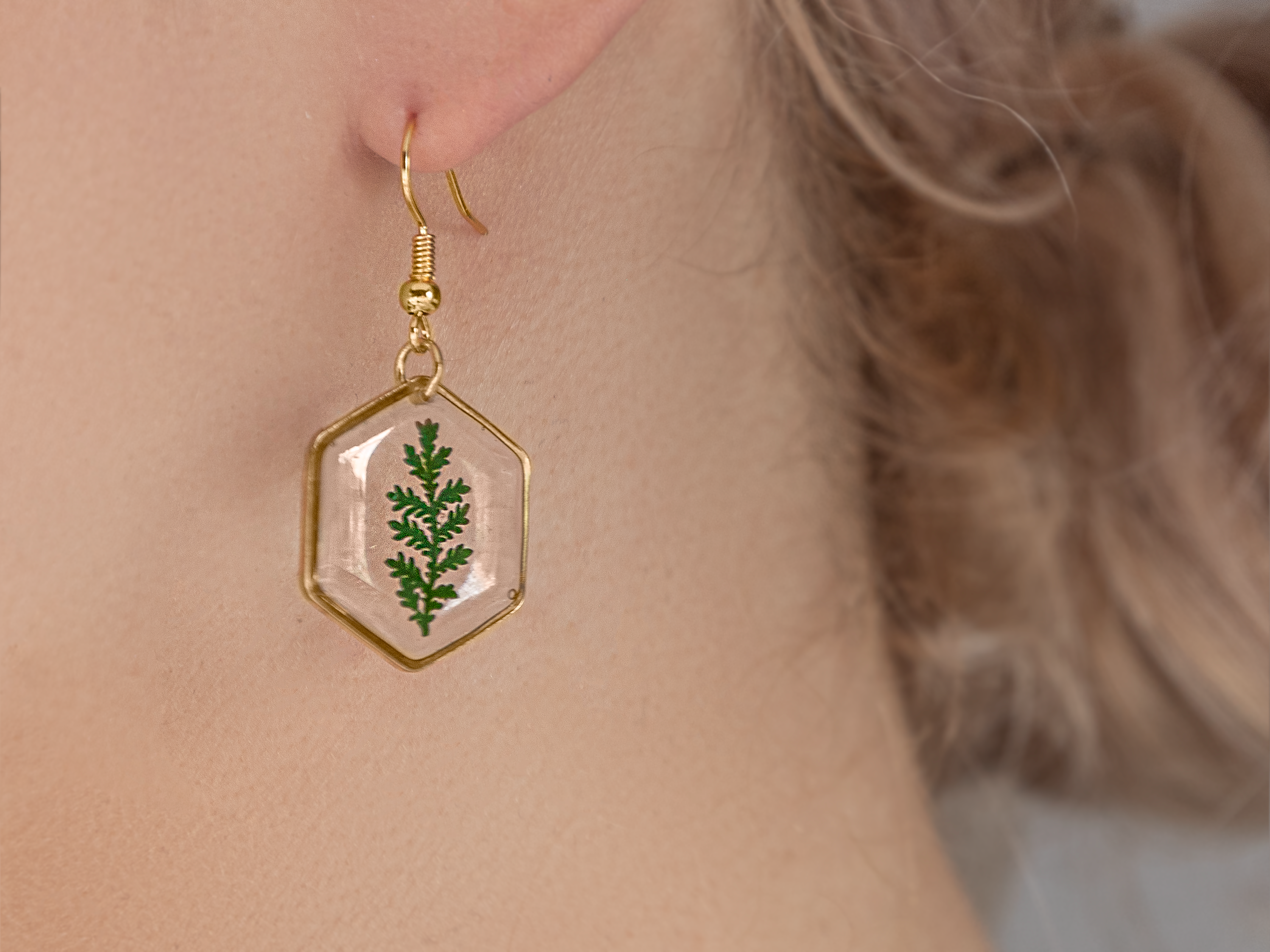 Allie and Posie – wholesale Dangle earrings – Mia hexagon dangle earrings with real dried fern in resin22