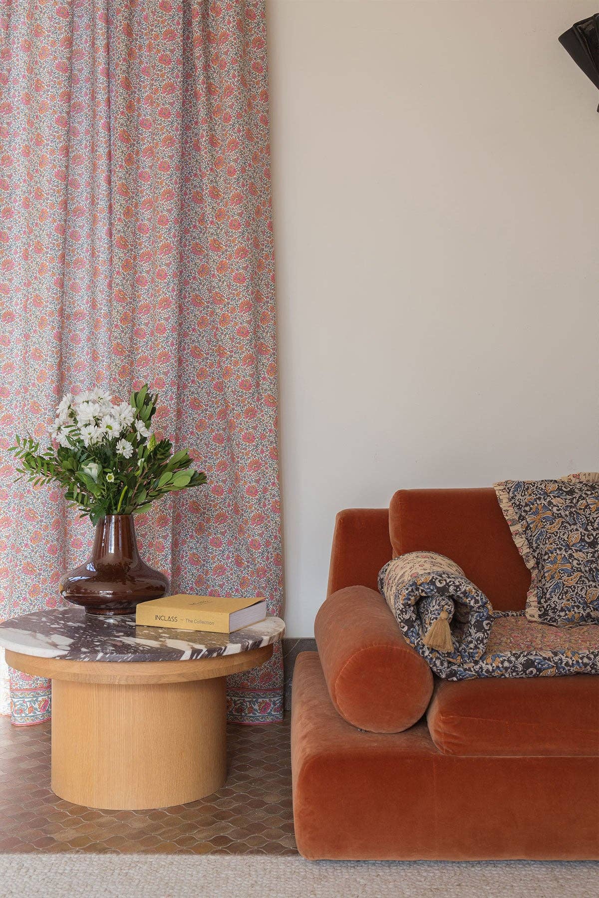 Jamy Seat Mattress - flowers - pink - cream - orange for wholesale on Faire1