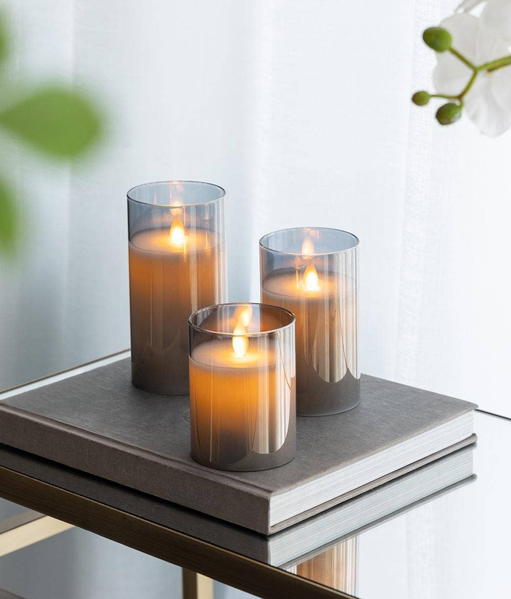 A&B Home Group Inc. – Engroshandel Flammeløst stearinlys – S/3 Realistiske flammeeffekt LED vokslys med fjernbetjening - Røgfarvet8