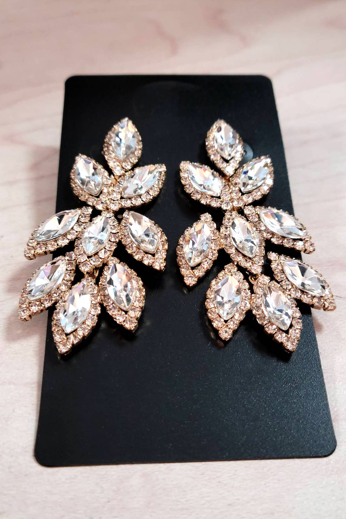 Chicas - Wholesale Dangle Earrings - Pair of drop earrings with crystal jewel rhinestones 4401114