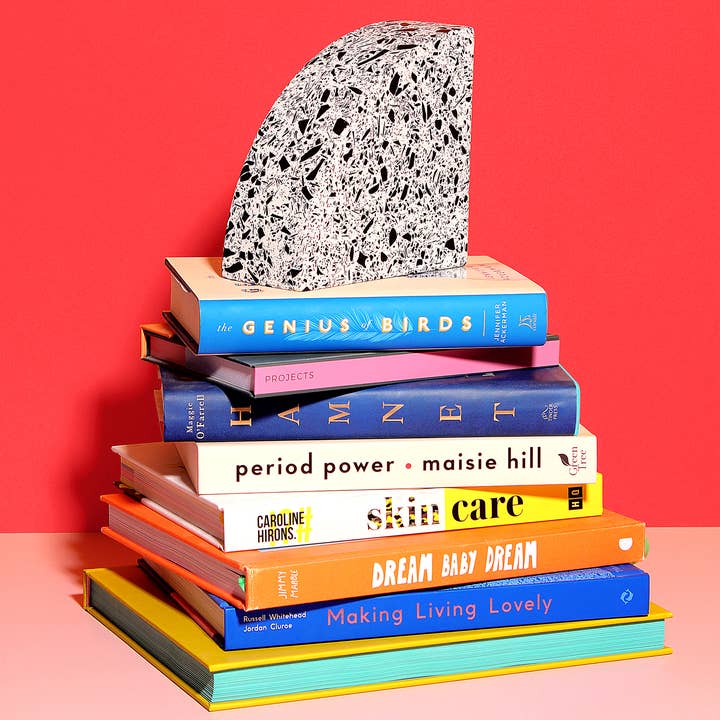 Hey Kiddo Co. – wholesale Bookend – Moonlight White and Black Quarter Circle Terrazzo Bookend
