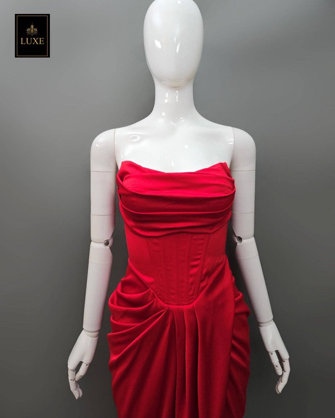 AlexyDesings – wholesale Klänning - Dam – Draperad klänning med slits framtill och bystier.15