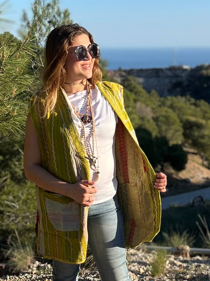 Kinomy – Engroshandel Vest - Dame – Lang vendbar vest i tie-dye bomuld4