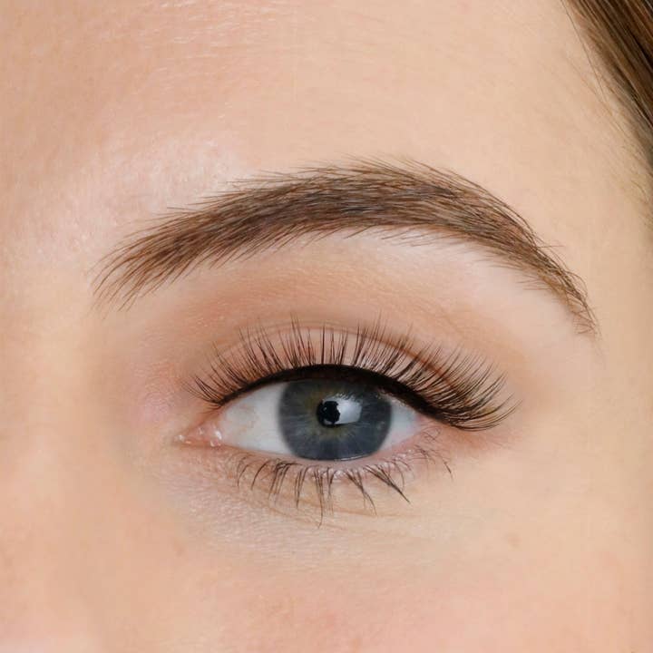 Lola's Lashes – wholesale False/fake eyelashes – Super Naturals Flick & Stick Lash Set2