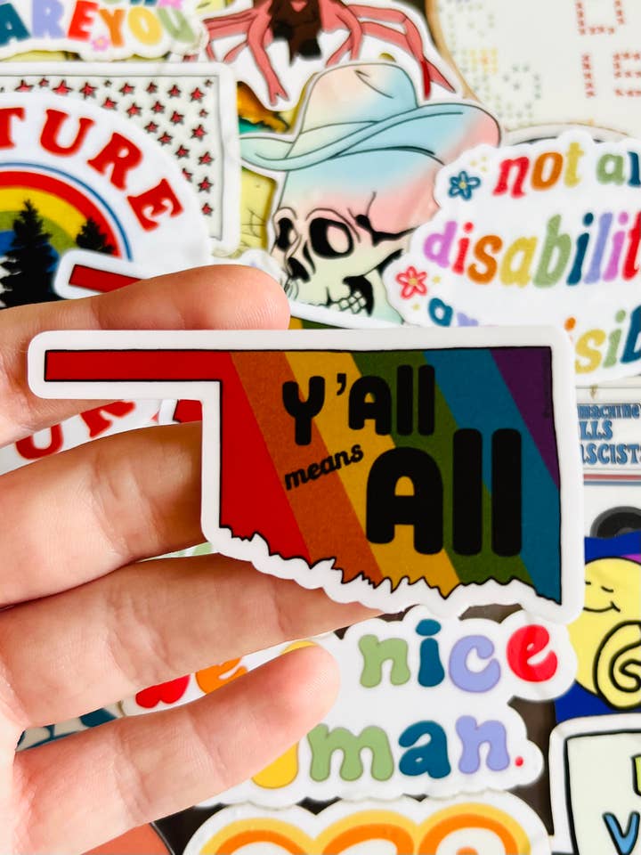 Y'all betyder alle Oklahoma Sticker for engroshandel hos Howdy Goods
