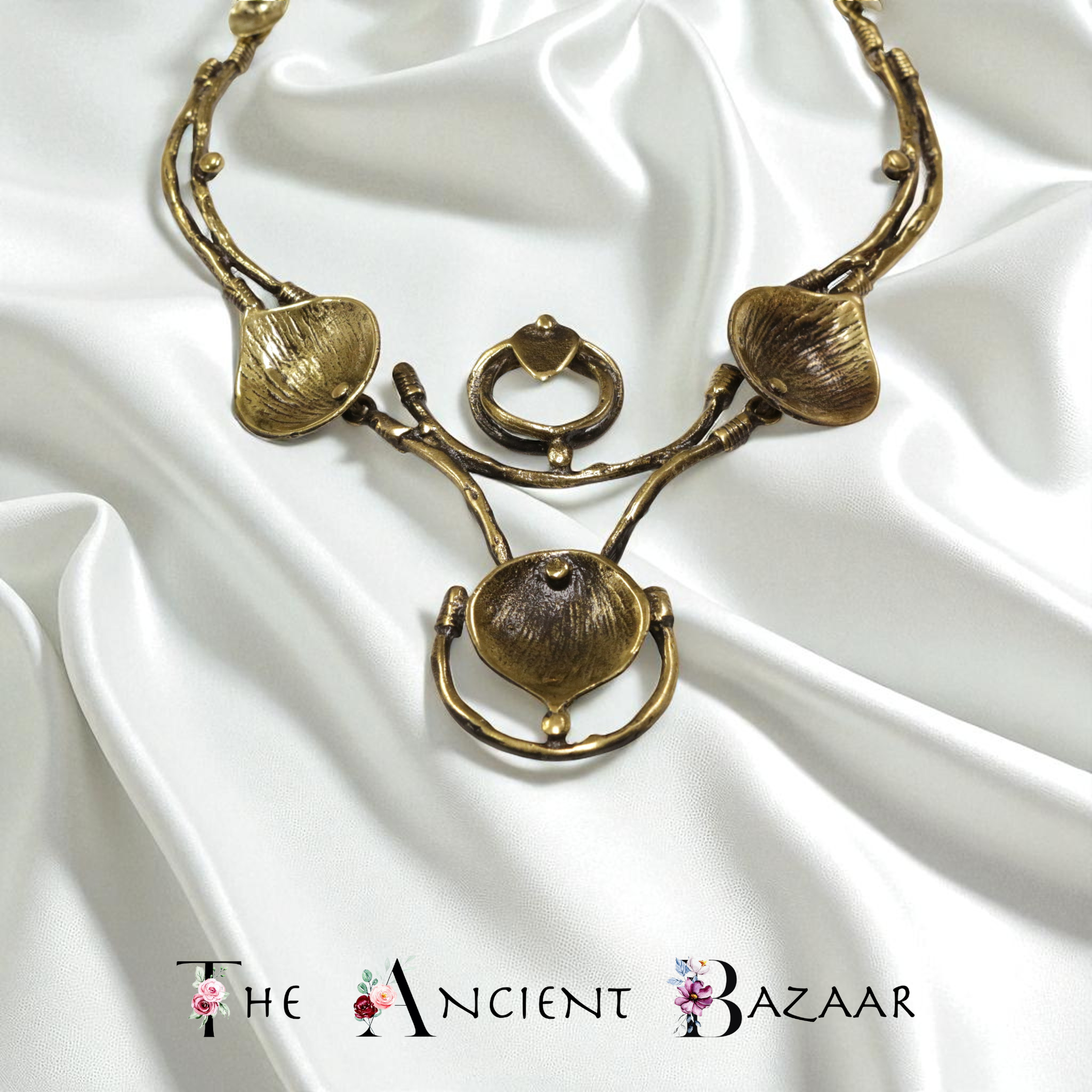 The Ancient Bazaar Jewelry & Accessories - Vendita all'ingrosso Collane a bavaglio - Articolo n. BRN-1067 - Collana in ottone0