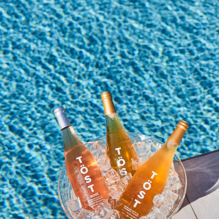 TÖST Beverages - Vente Apéritifs sans alcool/mocktails - TÖST ROSÉ un rafraîchissant sans alcool3
