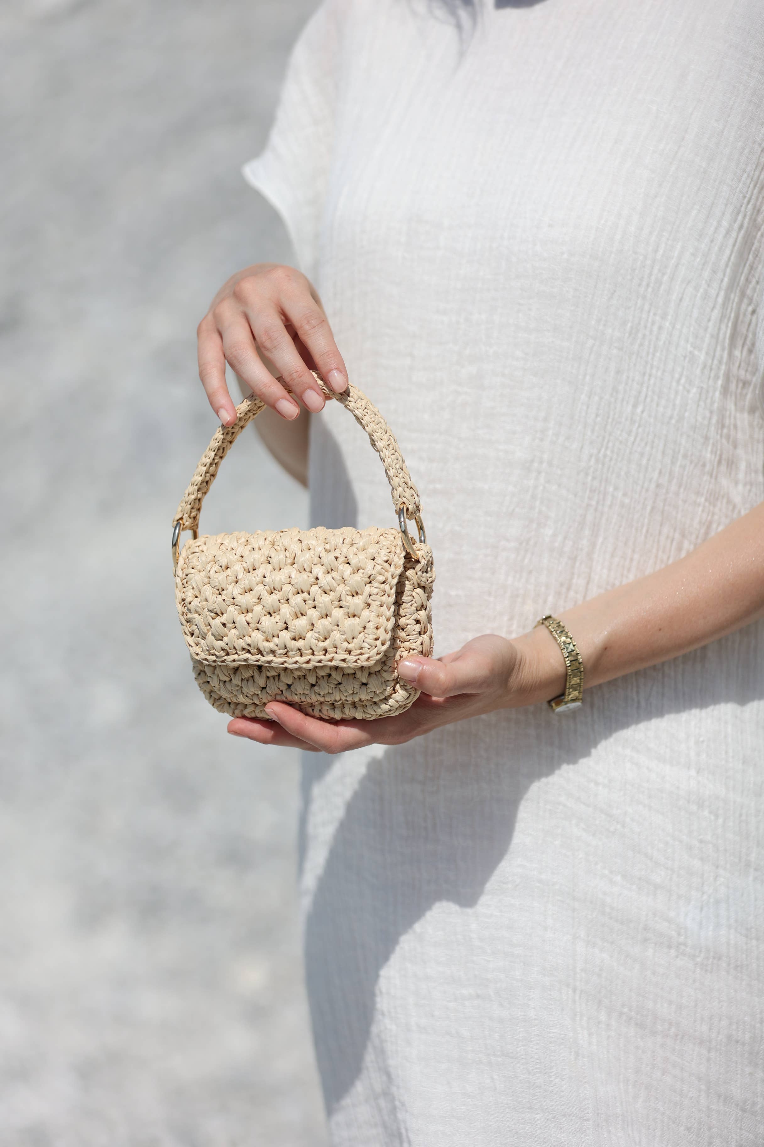 Yova - Vente Sac à main avec poignée sur le dessus – femme - Sac micro en raphia naturel1