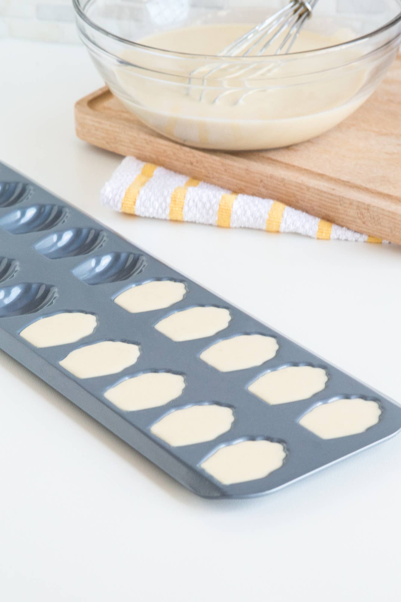 Fox Run Brands - Wholesale Cookie Cutter - Fox Run Non-Stick Mini Madeleine Pan, 20-Cups, 4.75" x 15.5'2