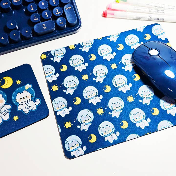 Ensemble de tapis de souris et dessous de verre Astronaute Chat pour la vente par FunUsual Suspects