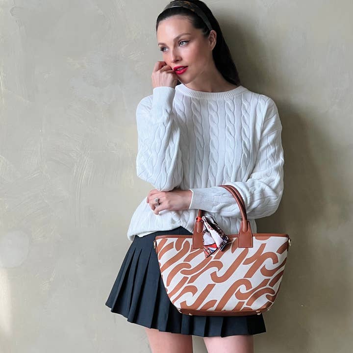 BORSA SHRIYA STAMPATA CON SCIARPA per la vendita all'ingrosso da parte di KAYLA+AVA