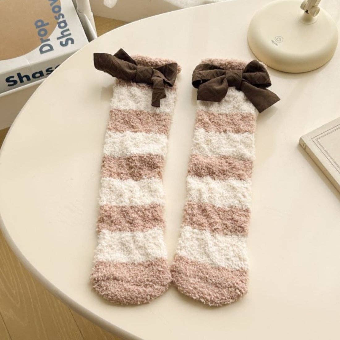 Funkyrel® Atzbranding Limited - Vendita all'ingrosso Calzini - Donna - Rufia - Calzini in Spugna a Righe Colorate con Fiocco3