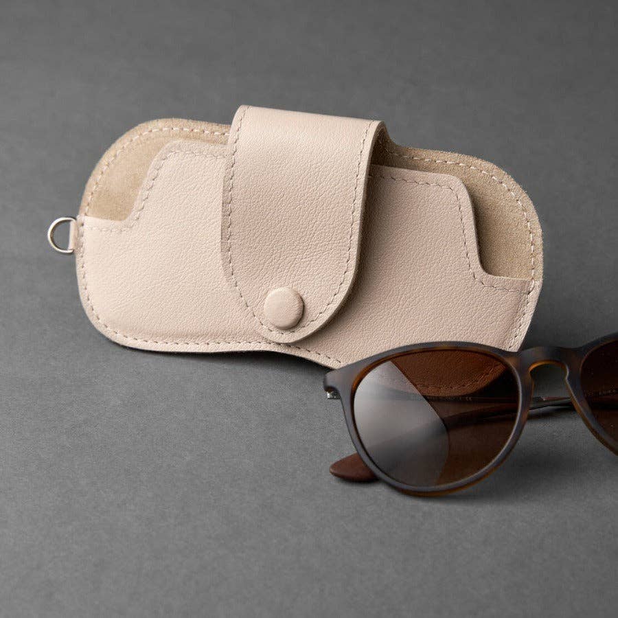Dipped Shop - Wholesale Eyewear Cases & Holders - Women's - Classic Leather Neck Hanging Glasses Case DP25B9345