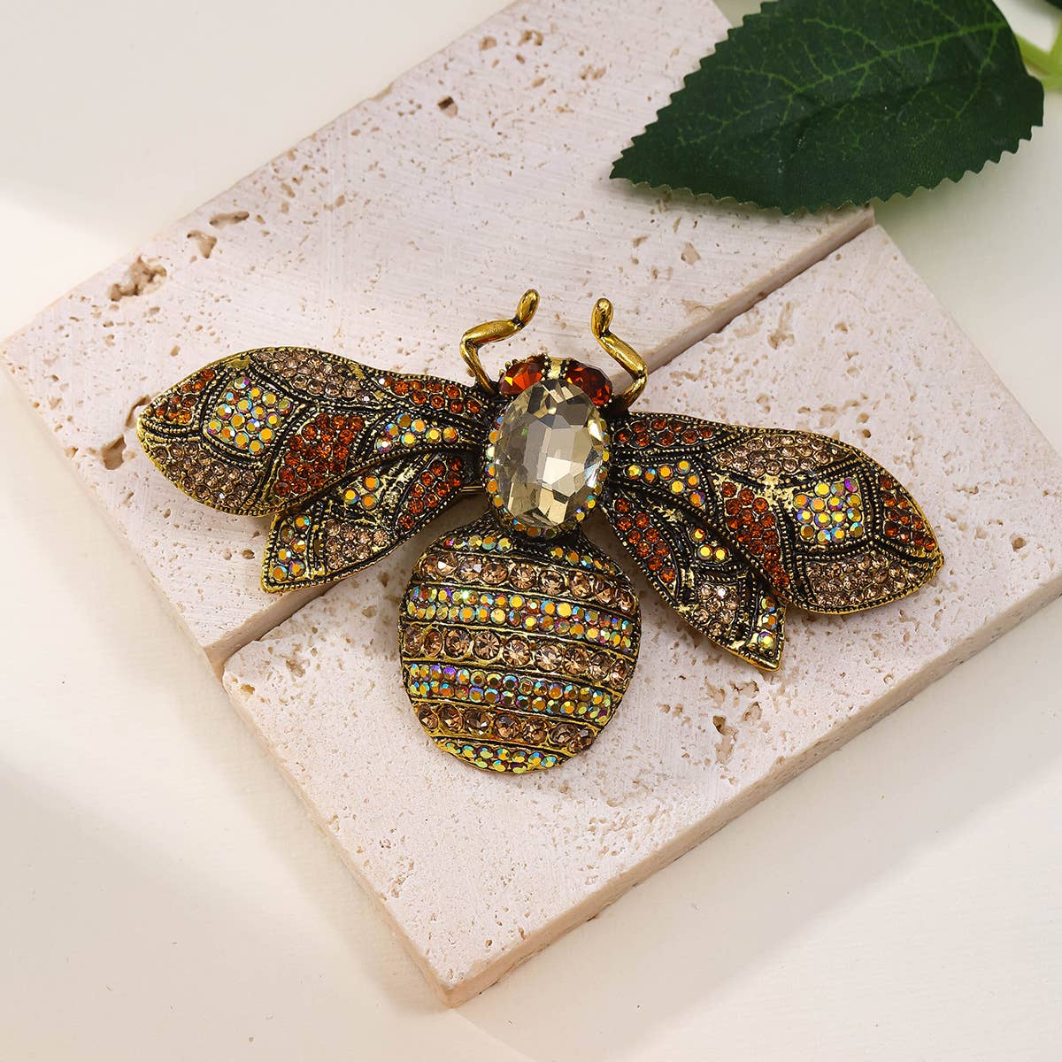 Tourtiwi – Großhandel Broschen – Bunter Strass-Bienenbrosche, Insektennadel10