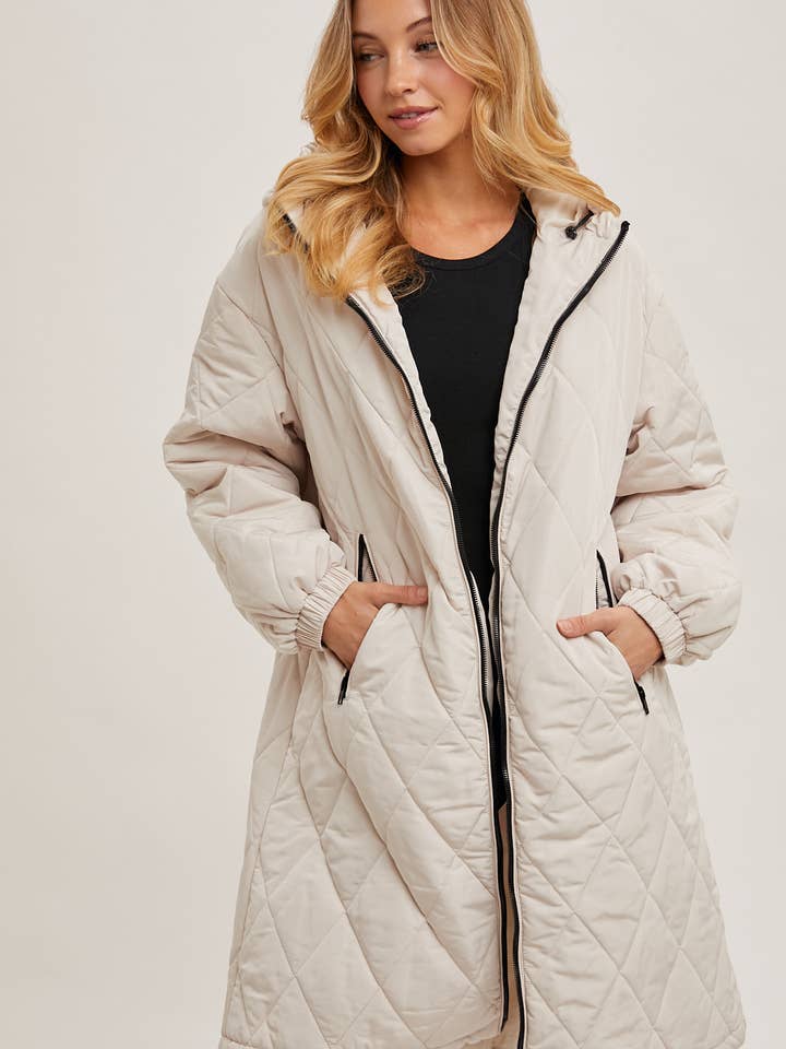 Bluivy – Großhandel Pufferjacke – Damen – GESTEPPTE DAUNENJACKE MIT LANGEM SCHNITT25