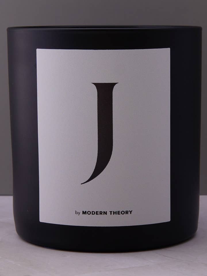 J - MONOGRAM Kerze für den Großhandel von Modern Theory