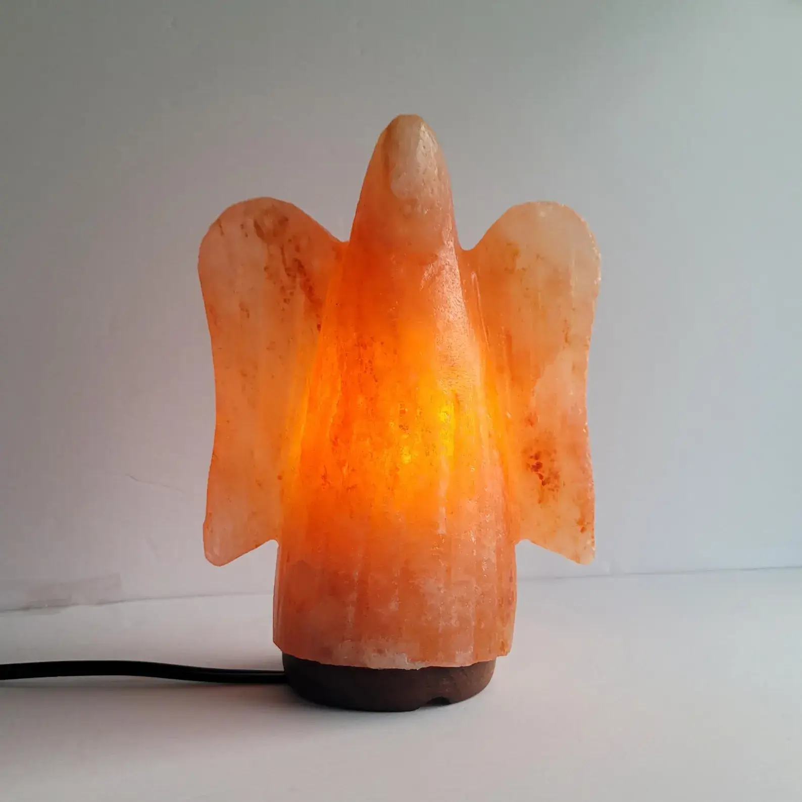 Himalayan Trading Co.® – wholesale Saltlampa – Ängel Himalayasaltlampa (2,7–4,1 kg) med glödlampa och dimmerkabel2