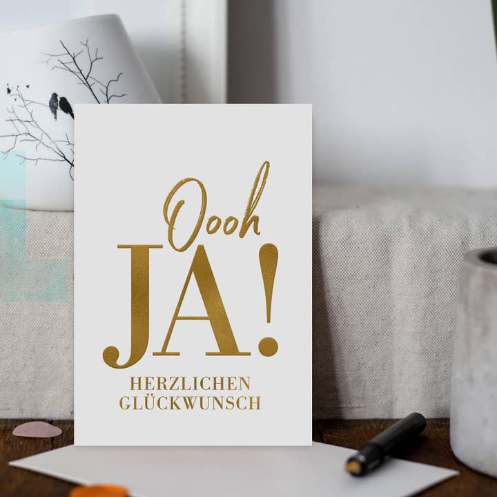 Oooh, JA! Tillykke med fødselsdagen - postkort for engroshandel hos LAZY DAY paper