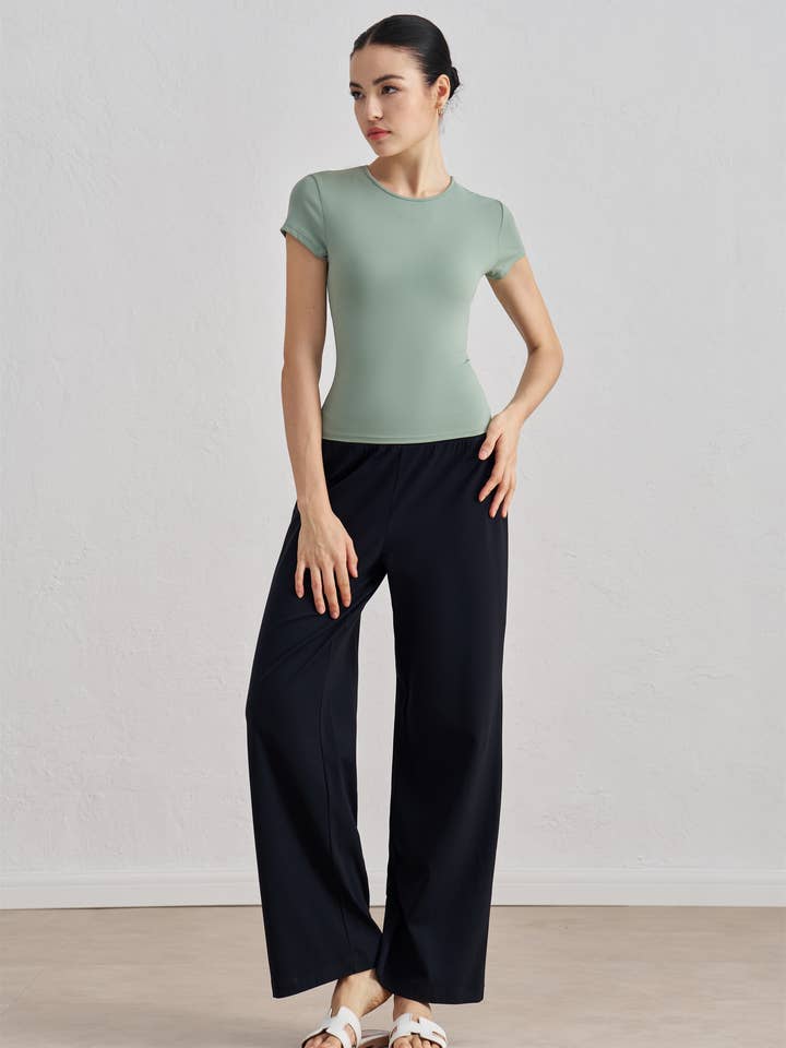 91thelabel – wholesale Athletic top – Women′s – Tessa Crew Neck Sculpting Short Sleeve Active Top T-Shirt22