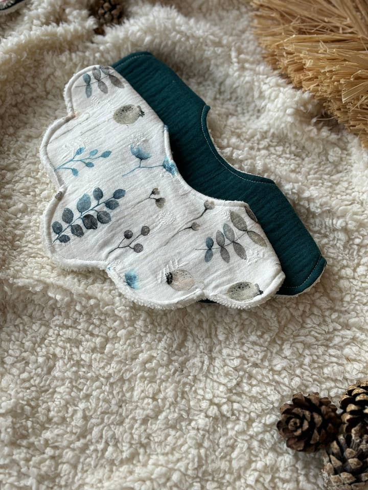 Bavaglino Duos a fiori in cotone blu/blu per la vendita all'ingrosso da parte di Leslapidoux