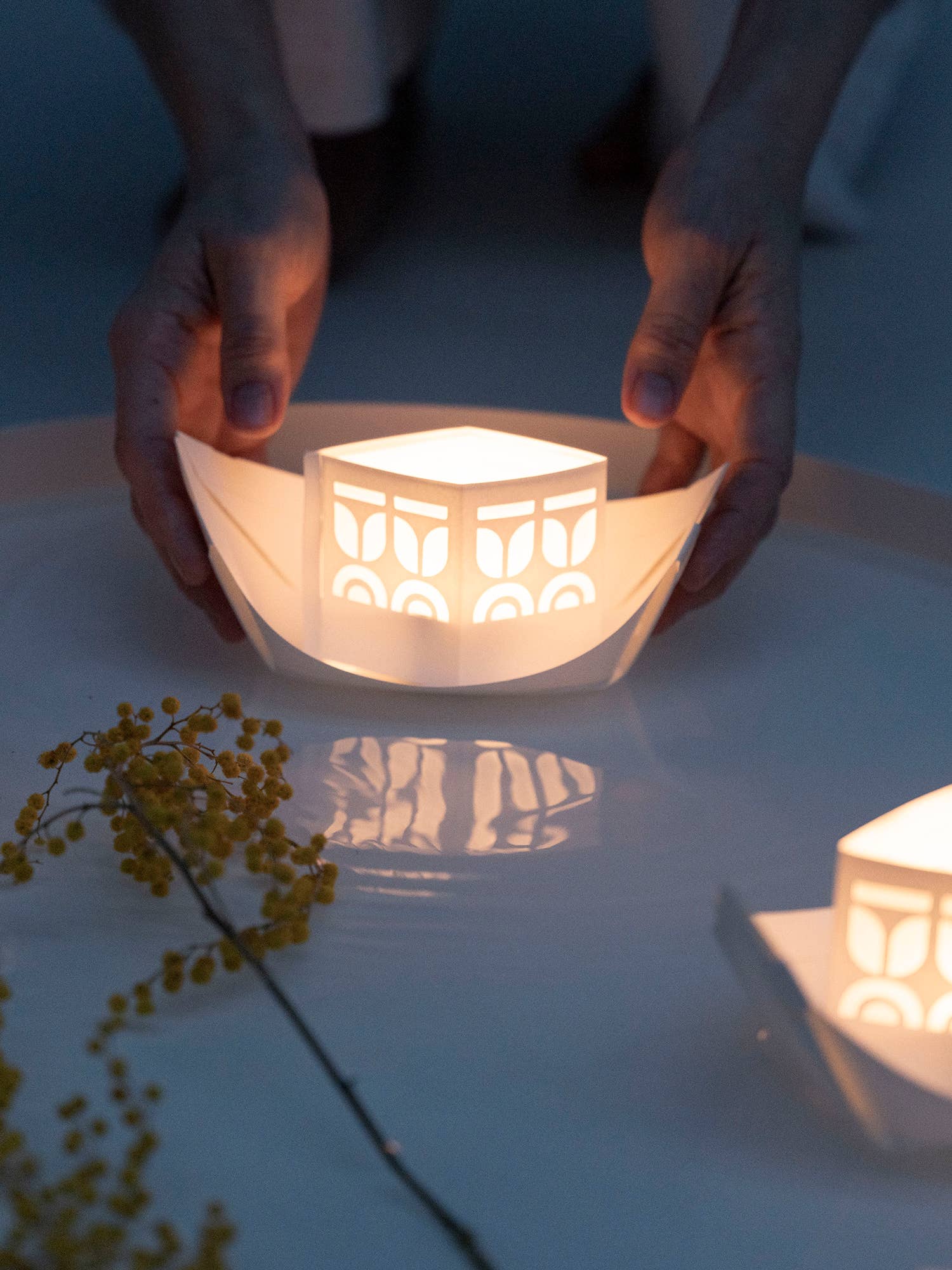 Jurianne Matter - Wholesale Decorative Tabletop Object - FLYDE floating lightboat6