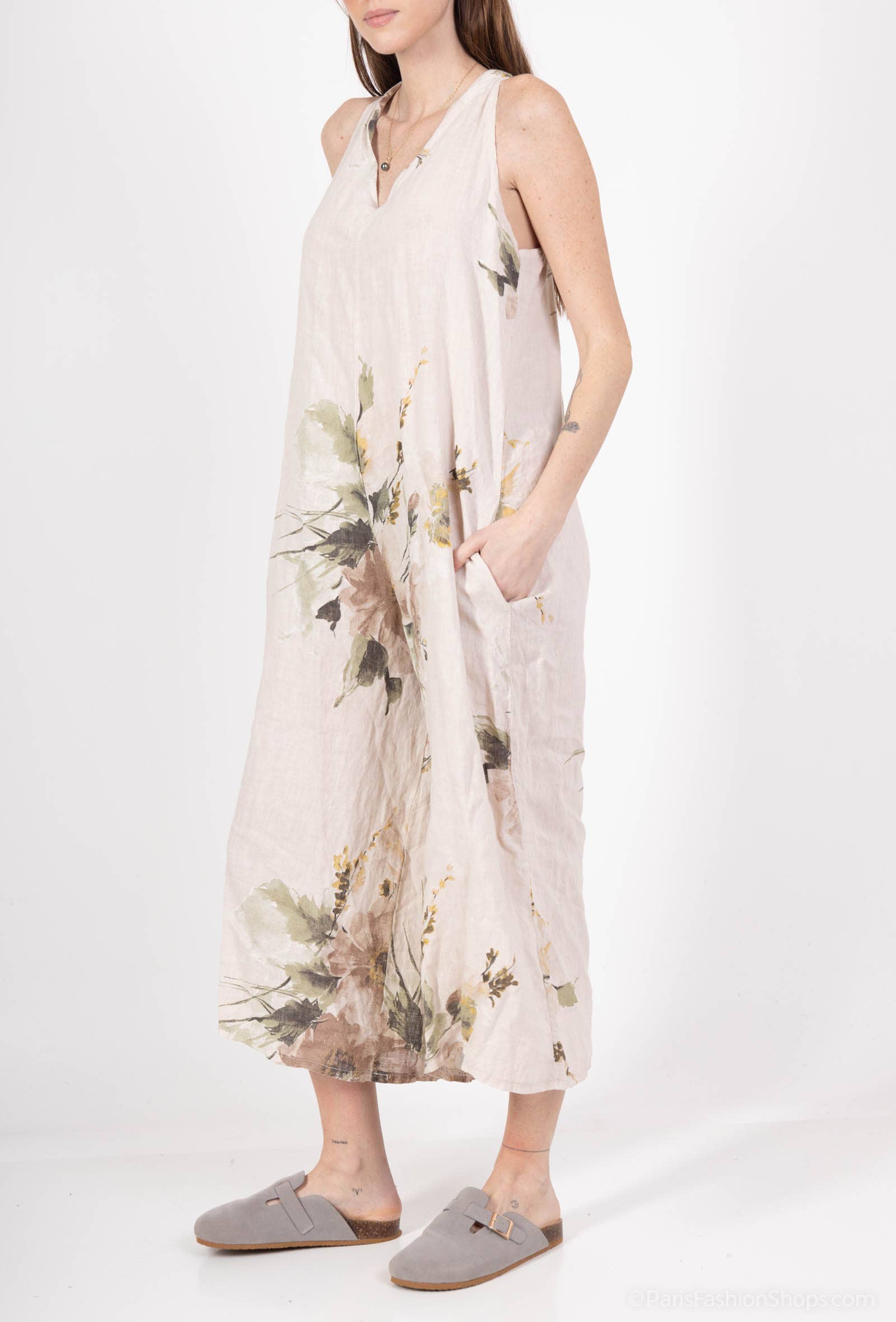 Shyloh - Wholesale Onesie - Women's - Flowy long dress with floral print and straps 205999