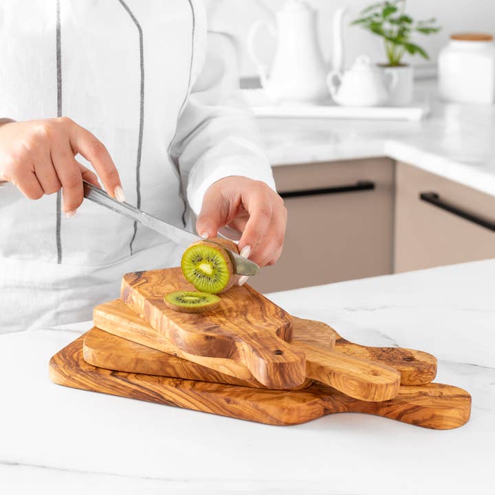 ArtisRaw Olive Wood - Wholesale Cutting Board - Rectangular Olive Wood Cutting Board with Handle1