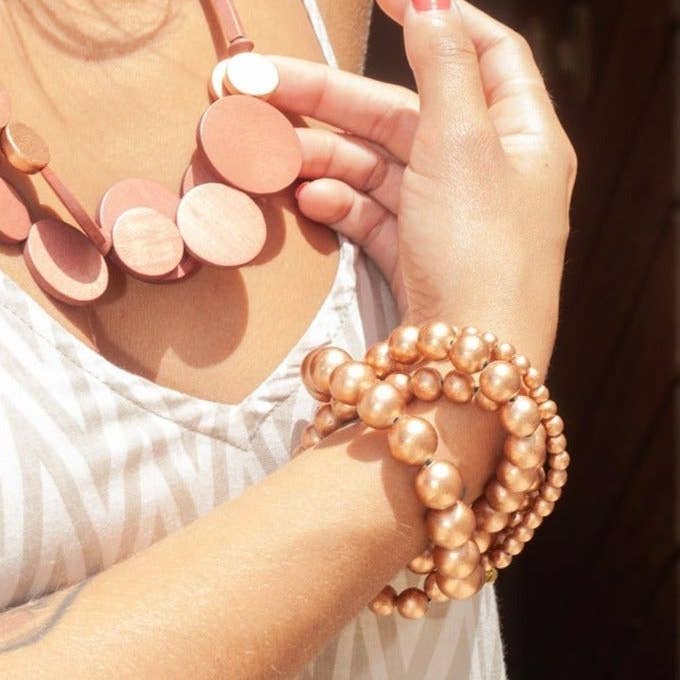 Eleanor Metallic Wooden Handmade Necklace and other Purchase Wholesale sapone elettronico. Free Returns & Net 60 Terms on Faire trending on Faire.