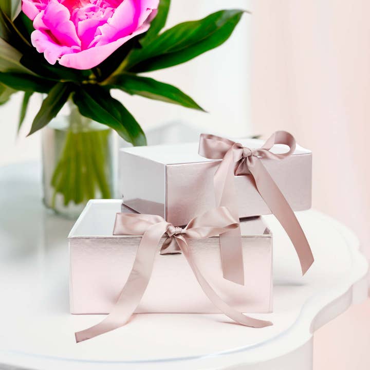 Emartbuy – Großhandel Geschenkboxen – Elegante Geschenkbox mit Klarsichtdeckel und Schleife für besondere Anlässe - 2er-Set4