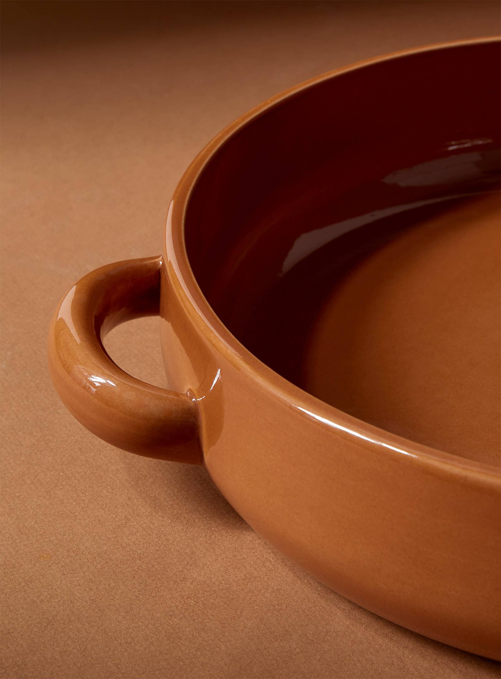 GHARYAN Stoneware & Olive Wood Tableware | Ships from USA – wholesale Serveringsfat – Stengods serveringsplatta med handtag 13,4"9