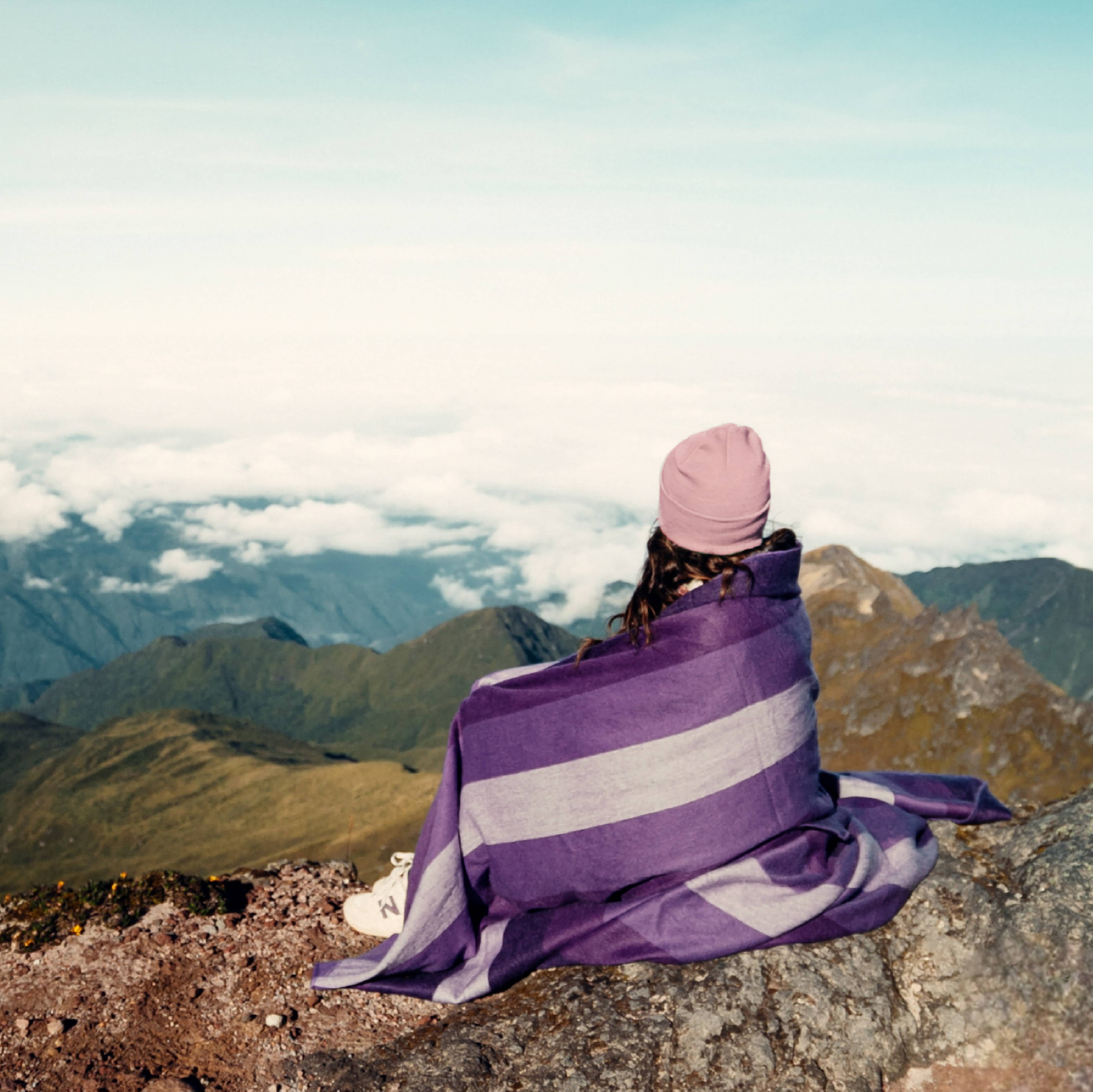 LATITUDE ZERO GOODS - Wholesale Throw Blanket - Morado - Alpaca Wool Throw Blanket1