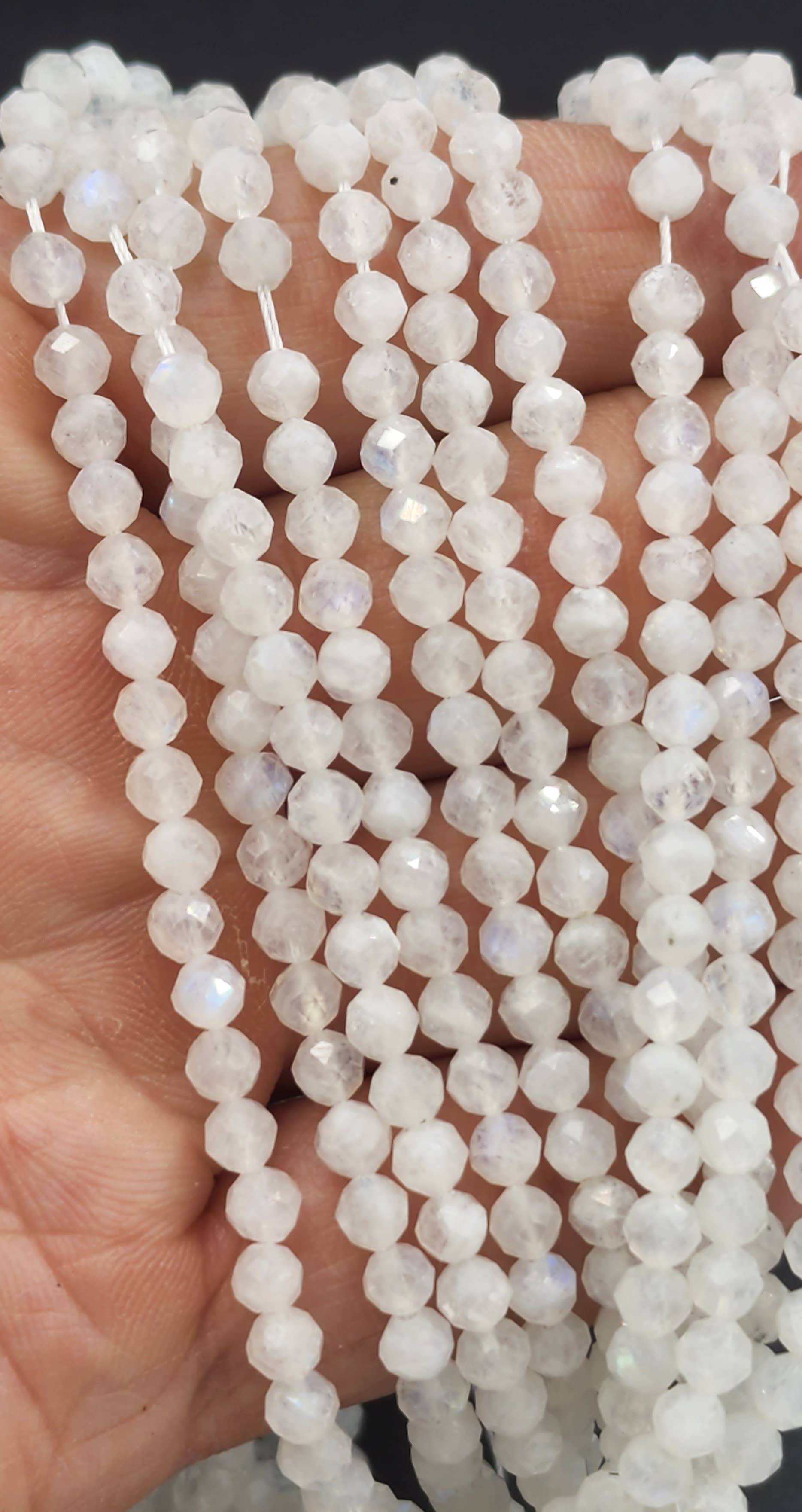 Beads Creation – Missangas por atacado – Contas Redondas Micro Facetadas em Pedra da Lua Arco-Íris 2-6 mm PRP4195