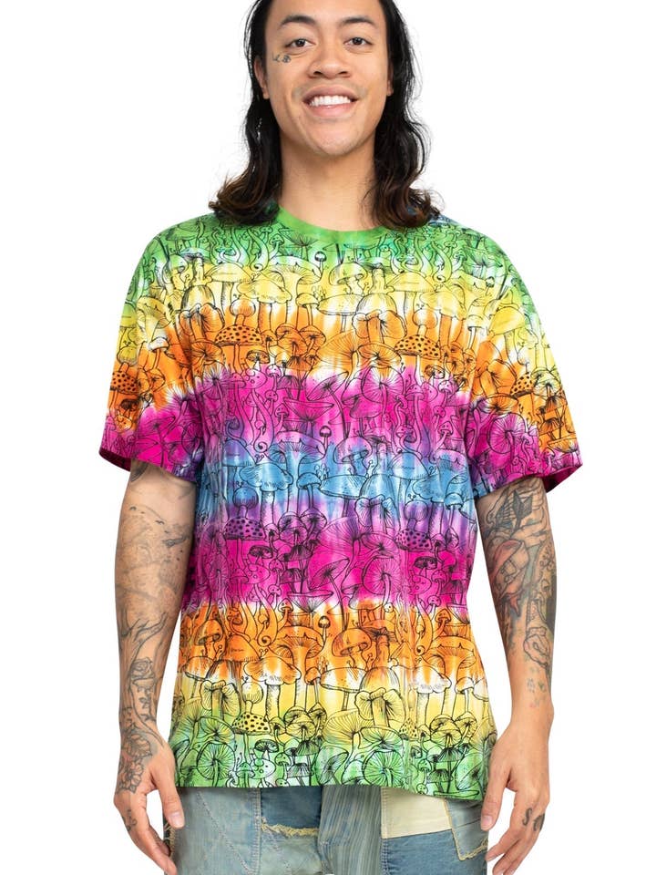 T-shirt stampata e tie-dye per la vendita all'ingrosso da parte di Lakhays Collection Inc.