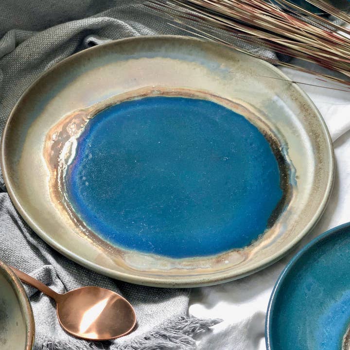 Los Artisans - Vendita all'ingrosso Piatto - Piatti da cena verdi rustici e blu pavone con dettagli dorati metallici3