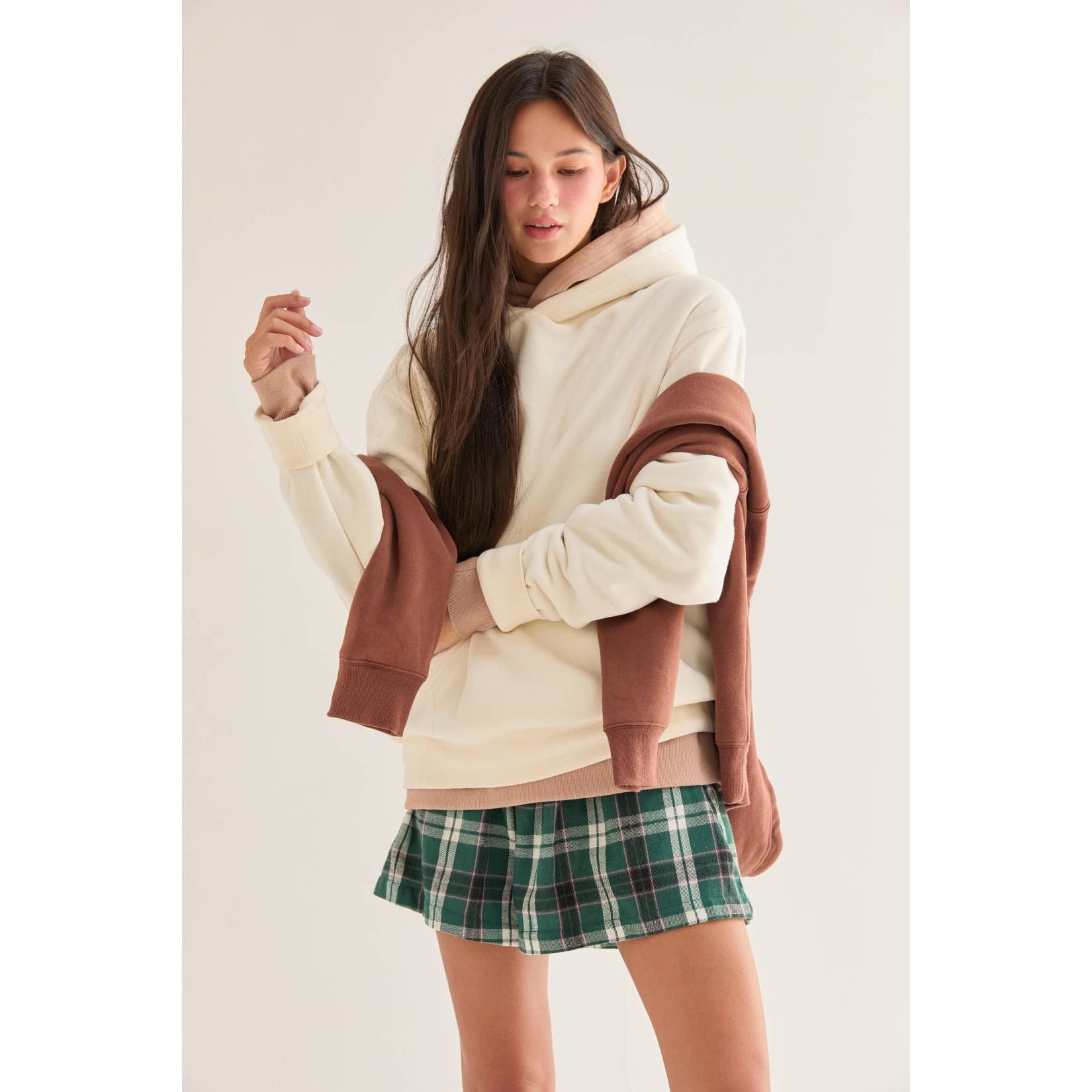 HYFVE – Hoodie – Mulher por atacado – Camisola de Conforto Essencial com Bolso Canguru0