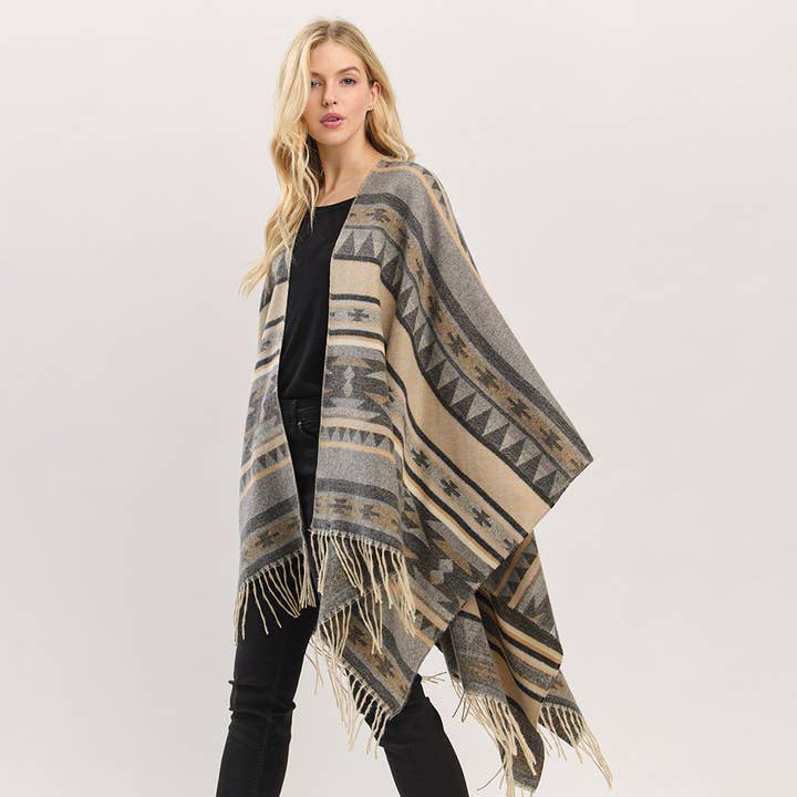 Sensibling Corp. - Vendita all'ingrosso Poncho - Donna - Poncho Ruana con frange con motivo azteco2