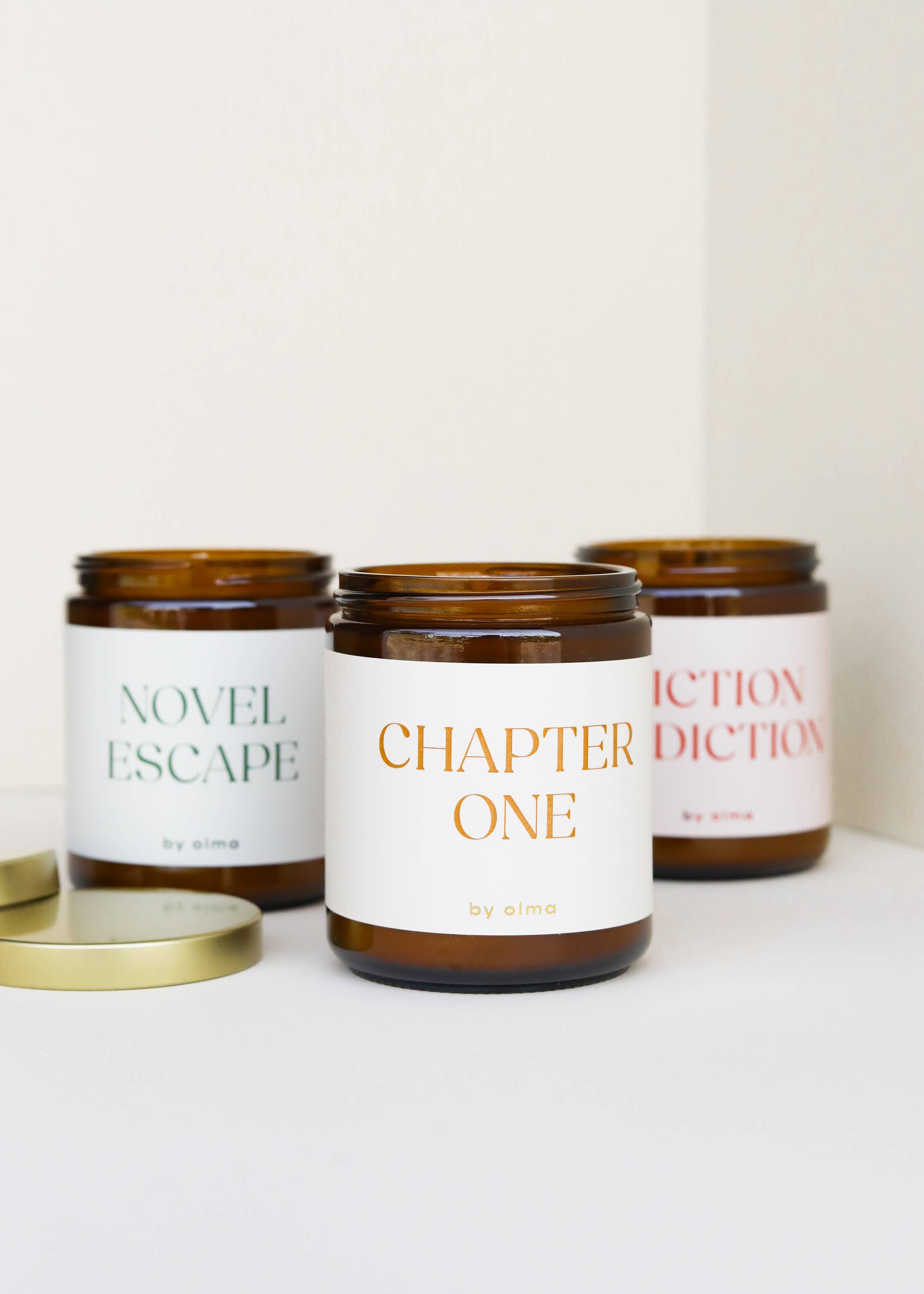 JaxKelly Candles - Vente Bougie en bocal - Chapitre Un - Bougie Livre Amoureux de Livres - 9oz Ambre1