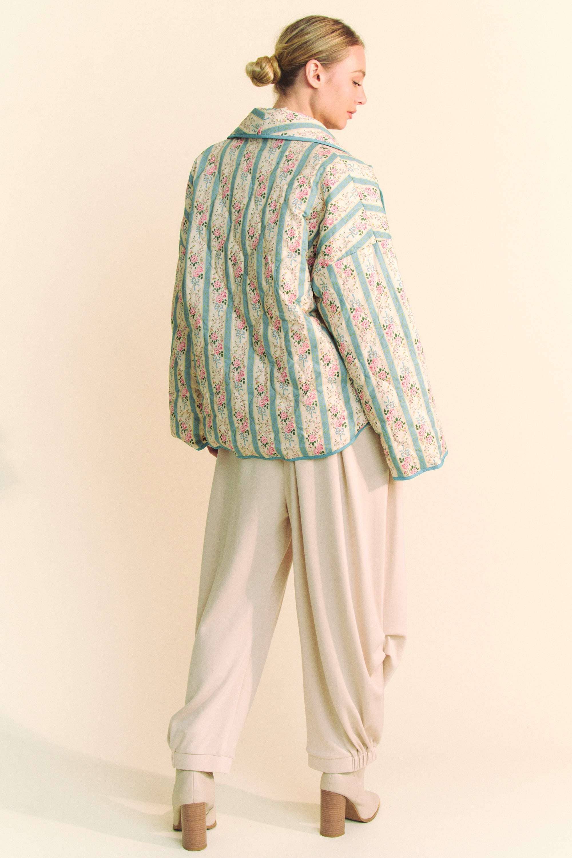 Davi & Dani - Wholesale Jas - Dames - WAIVY GEWATTEERDE OPEN JAS MET BEHANGPRINT19