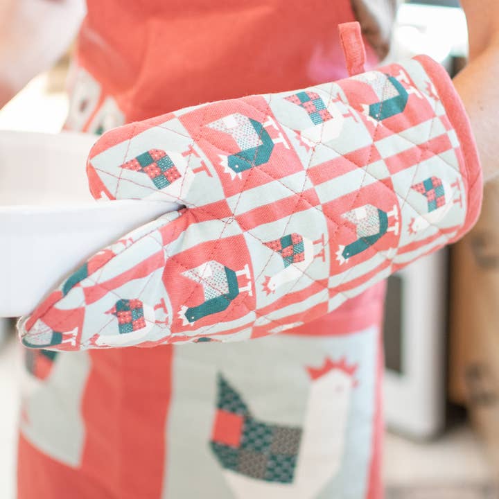 American Farm Company - Wholesale Oven Mitt/Pot Holder - Patchwork Christmas Chicken Oven Mitt & Pot Holder Set1